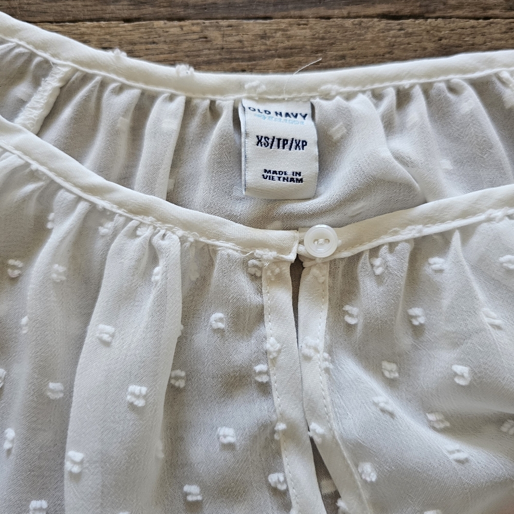 Old Navy White 3/4 Sleeve Textured Blouse - Picture 3 of 4